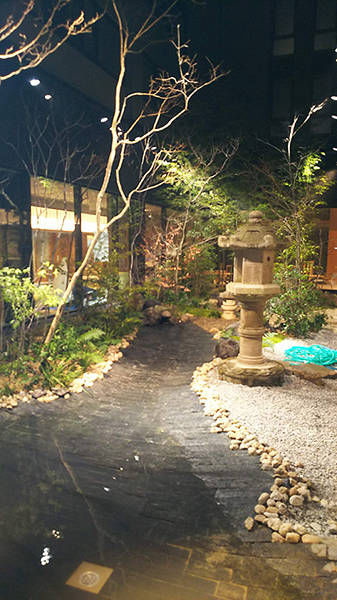 ホテル庭園 照明設備工事